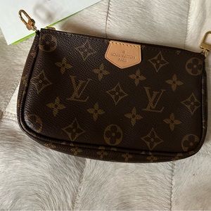 Authentic Louis Vuitton Mini Pochette Accessories in Classic Monogram